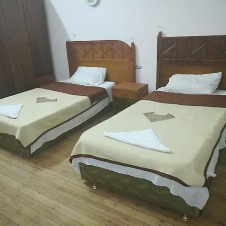 Louris Inn Hotel Il Il Cairo Esterno foto
